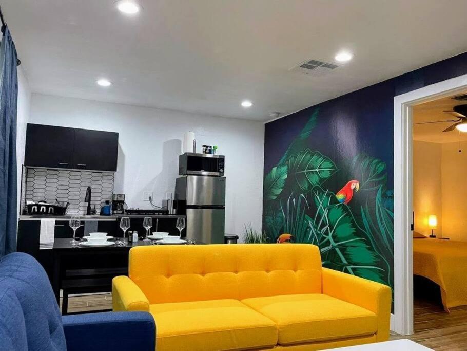Phoenix Retreat - 1 Bedroom King Suite With 2 Smart Tvs - 10 Min From Airp - Unit B エクステリア 写真